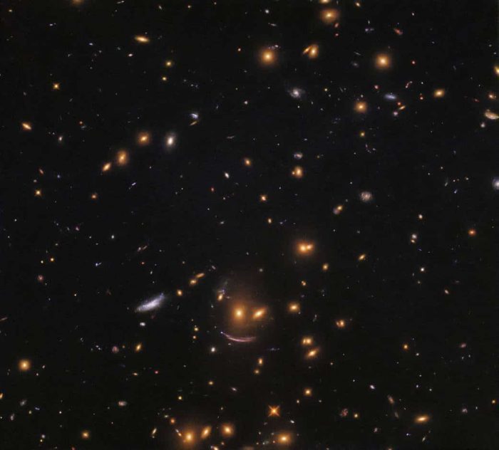 Телескоп Hubble сфотографував незвичайну групу галактик