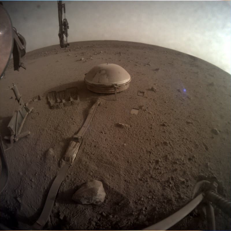 Посадковий модуль NASA надіслав свій останній знімок з Марса